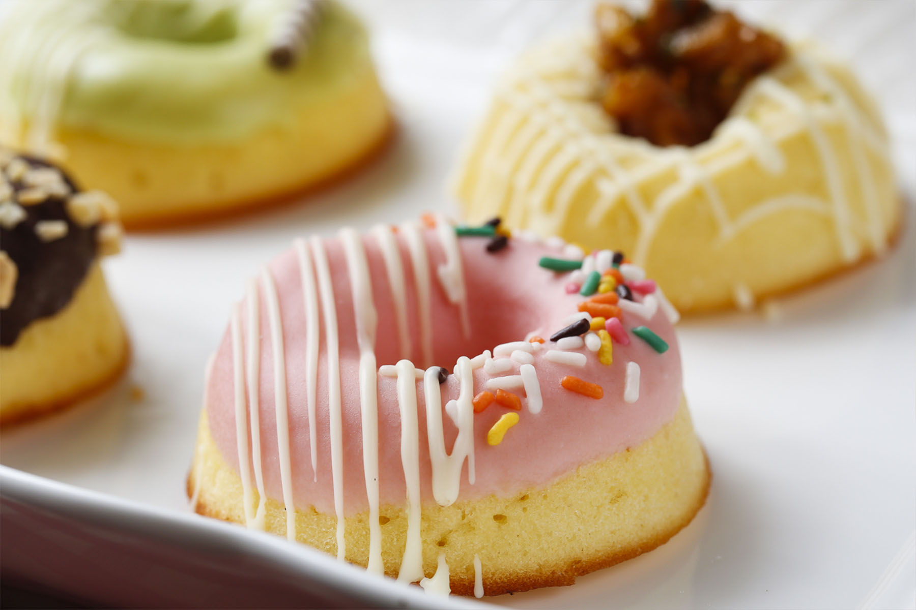 chocolate donut cake (vegetarian lacto-ovo meal) 单价nt$ 33元